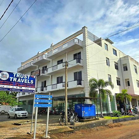 Hotel Marutham Kilinochchi Extérieur photo
